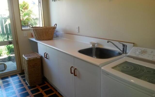 Summer Retreat - Blenheim Holiday Home