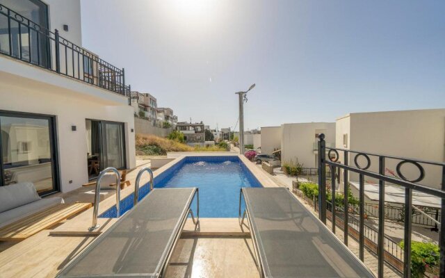 3 Bedroom Villa With Private Pool 10 Minutes Away From Yalikavak