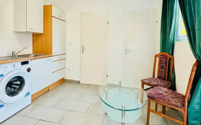 Cozy 2BR Apt Sleeps 6 Direct City Access