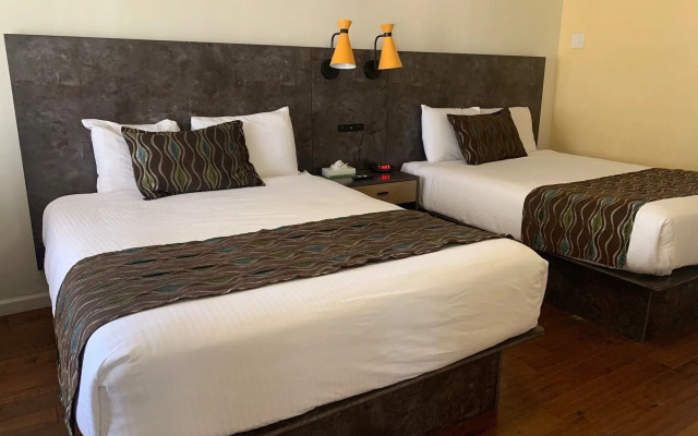 Oasis Inn & Suites