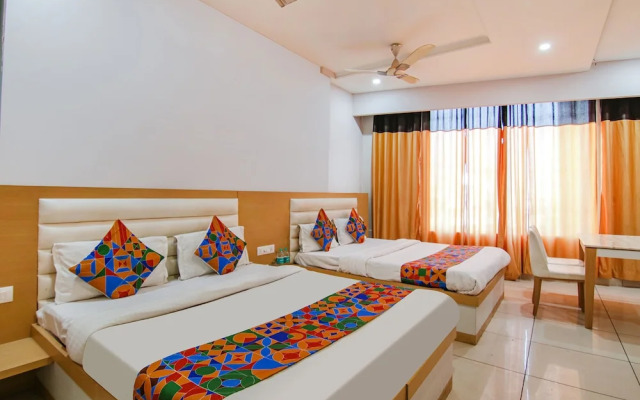 Hotel Skyla by OYO Rooms
