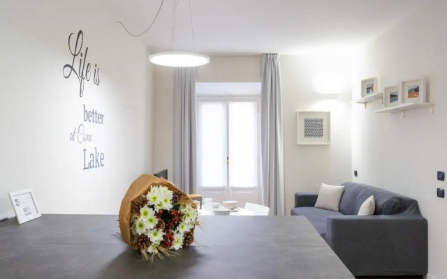 White Flat in Como City Center