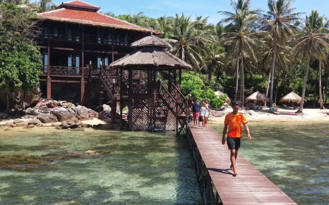 Breve Azurine Lagoon Retreat