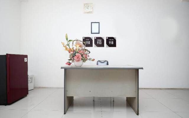 Oyo Life 1817 Kost Agus Salim