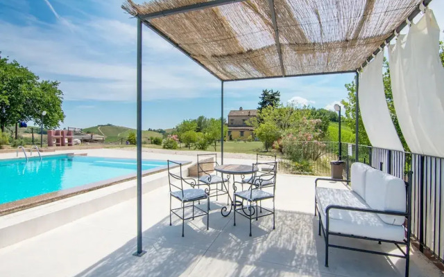 Serene Apartment in Ascoli Piceno with Hot Tub