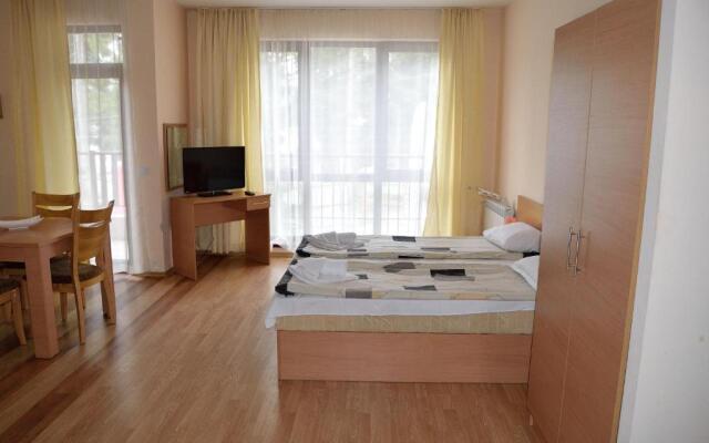 Persey Flora Apartments