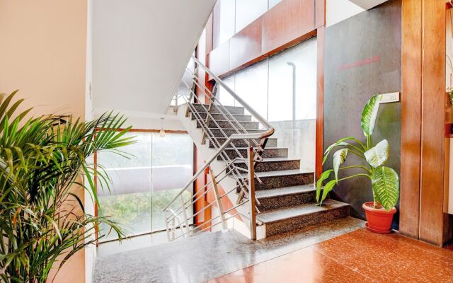 FabHotel Emirates Suites