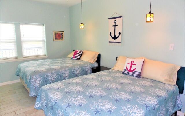 Captain's Quarters 1 Bedroom Condo by Redawning