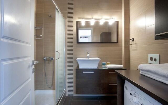 Glyfada, Modern Minimal Apartment