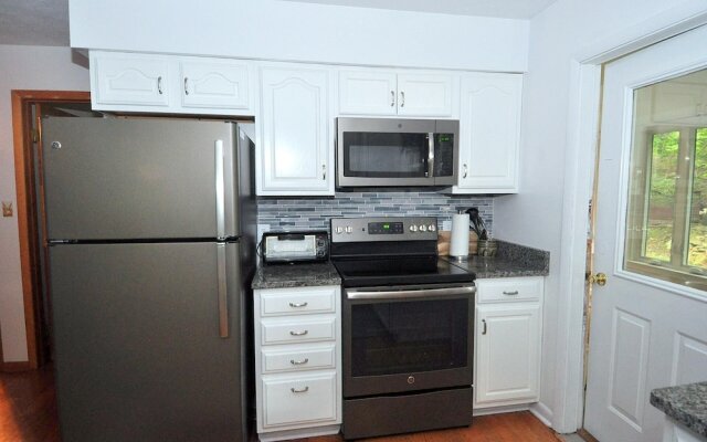 Rosies Creekside Retreat - 3 BR Escape!