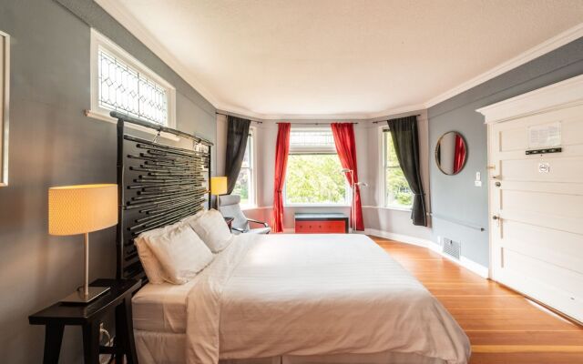 Ocean Island Garden Suites