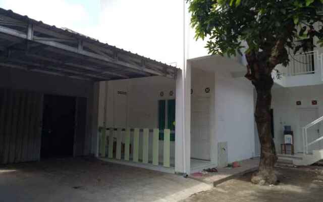 Omahkost Putih Medina 37