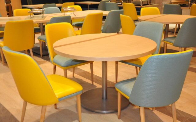 Holiday Inn Express Shanghai Zhenping by IHG