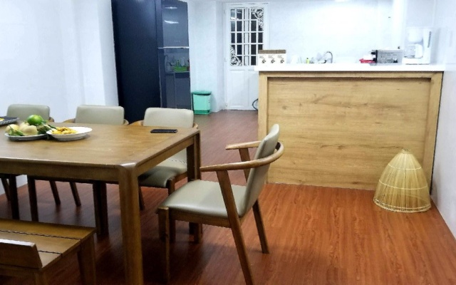 The Roost Hostel – Guest Rooms – Ho Chi Minh City