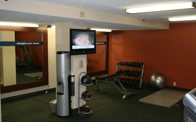 Holiday Inn Express Newark Airport Elizabeth by IHG