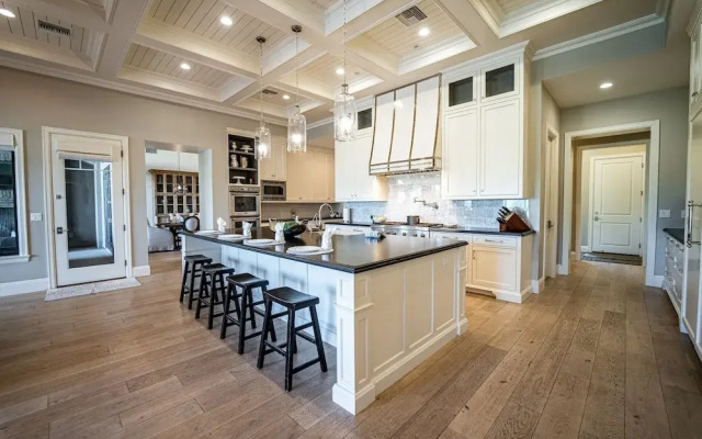 104th Mesa 5 Bedroom Home by RedAwning