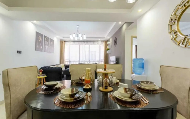 Stay.Plus Splash of Glam Lavington