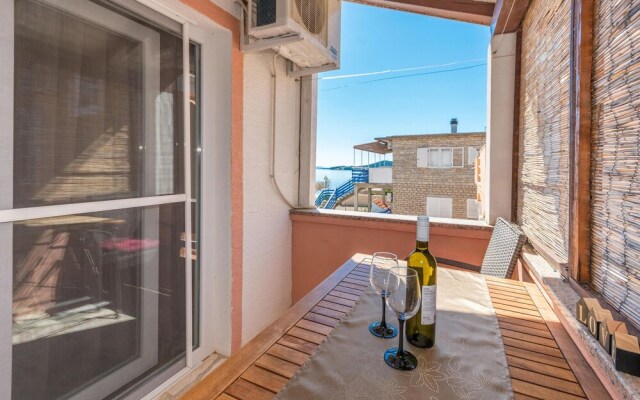 Amazing Apartment in Nevidane With 1 Bedrooms and Wifi