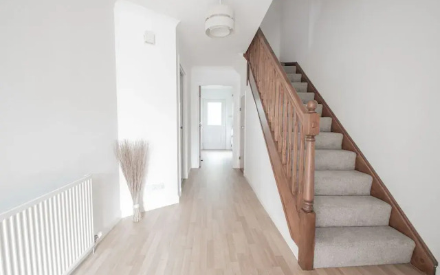 Orange Apartments 46 Shaw Road