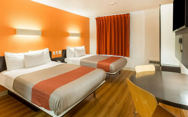 Motel 6 Irving, TX - DFW Airport North