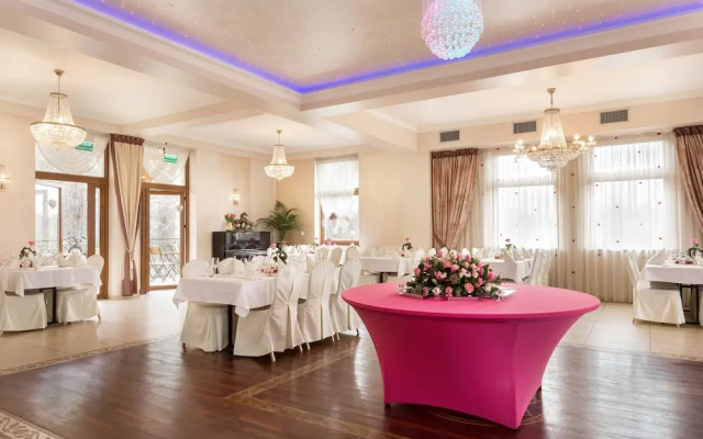 Lesna Perla - Restaurant and Hotel