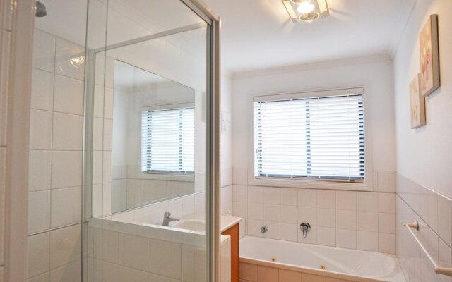 Bliss - Close To Town