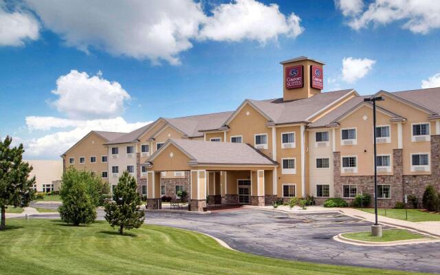 Comfort Suites Johnson Creek Conference Center