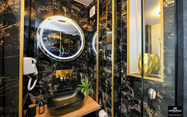 Metropole Apartments Central City