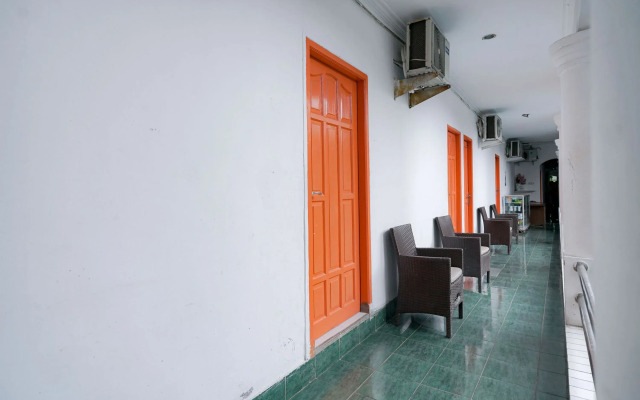 RedDoorz Syariah near Exit Toll Puncak