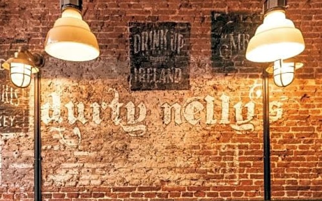 Durty Nelly's Inn