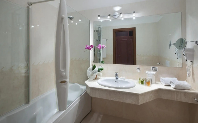 Gabbiano Azzurro Hotel & Suites