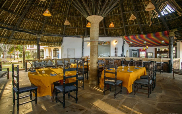 Bahari Dhow Beach Villas