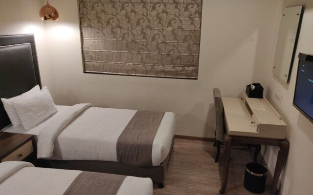 OYO 25040 Hotel Victoria