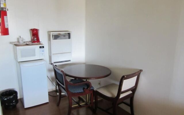 Chetwynd Court Motel
