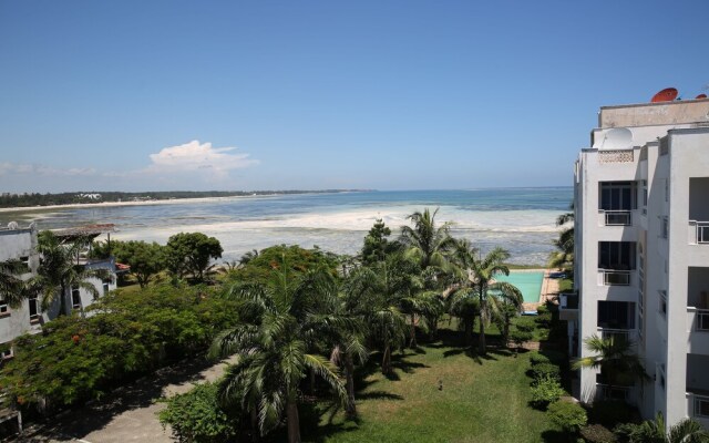 Almasi Oceanfront Apartment