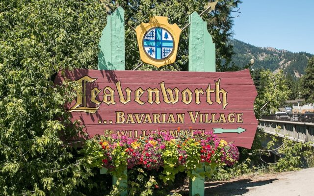 Leavenworth River Haus