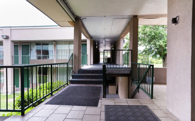 121 Motel Henderson