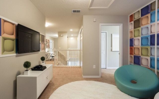 Amazing 6 Bedroom House