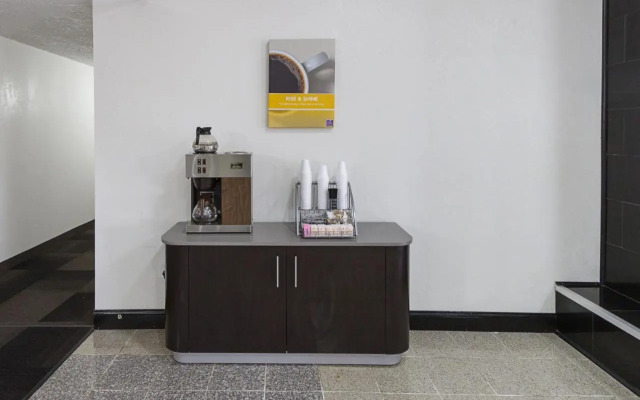 Country Hearth Inn And Suites