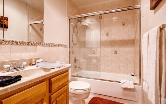 De Neige 5 Bedroom Home