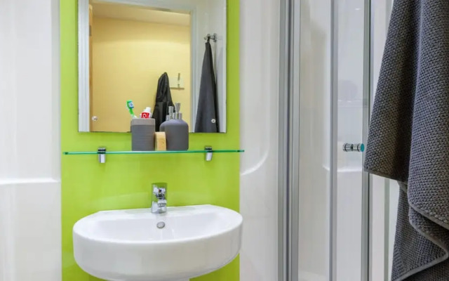 Ensuite Rooms for STUDENTS Only-BANGOR