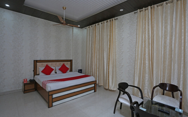 Hotel Sudhir by OYO Rooms