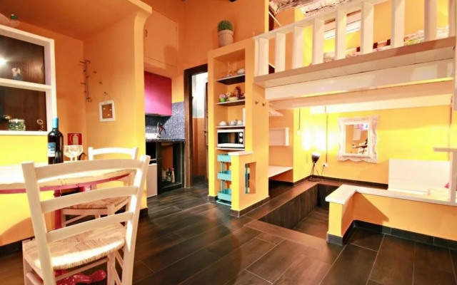 Amazing Attic In With Terrace In Fontana Di Trevi