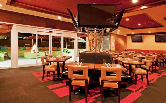 DoubleTree by Hilton Sarasota Bradenton Airport