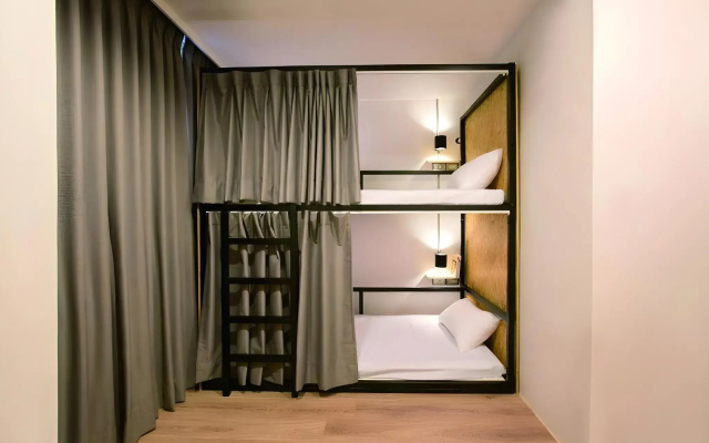Light Hostel