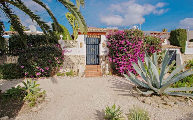 Dina - Mediterranean Bungalow in Moraira