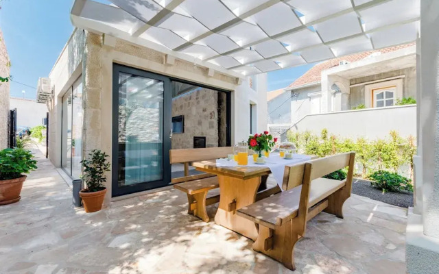Villa Stone Pearl