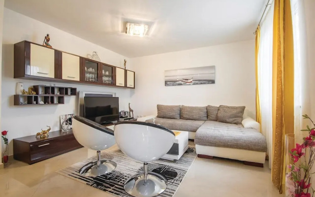 Beautiful Home in Fondole With Jacuzzi, Wifi and 2 Bedrooms