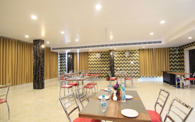 Oyo 14570 Hotel Sona Plaza