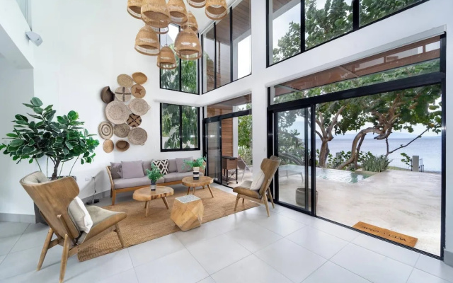 Bayshore 76 Beachfront Villa Palmar de Ocoa